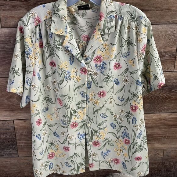 Bon Worth Button Down Floral Blouse , Green with Flowers - Picture 2 of 4